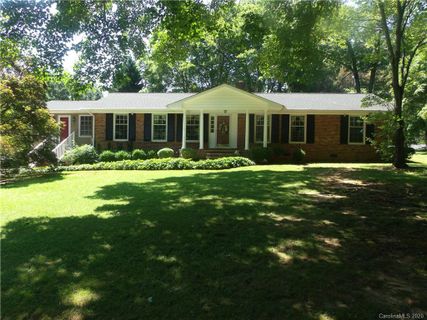 1063 Ragin Lane