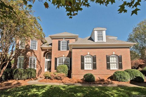 819 Kings Crossing Drive