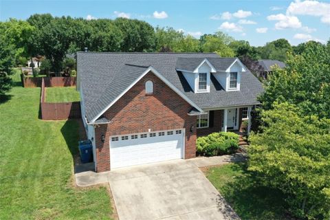 2764 Cardinal Lane