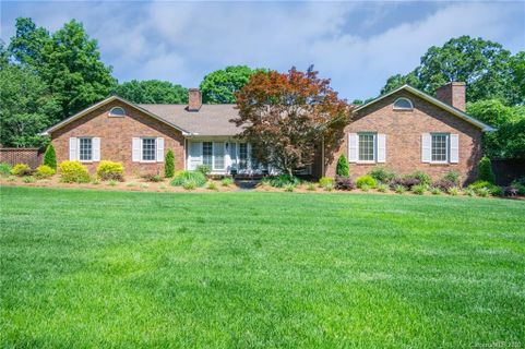 946 Meadow Lakes Road