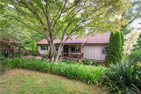 51 Mills Place sold home in Town And Country Estates, Asheville, NC