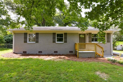 925 Tanglewood Drive