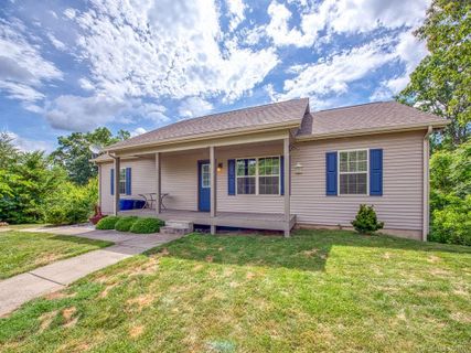 81 Relief Loop sold home in Barefoot Ridge, Clyde, NC
