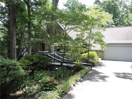 215 36th Avenue Circle sold home in Miller Estates, Hickory, NC