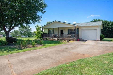 902 Lyndsey Brook Court