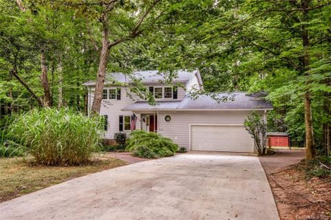 915 Stoney Crest Court