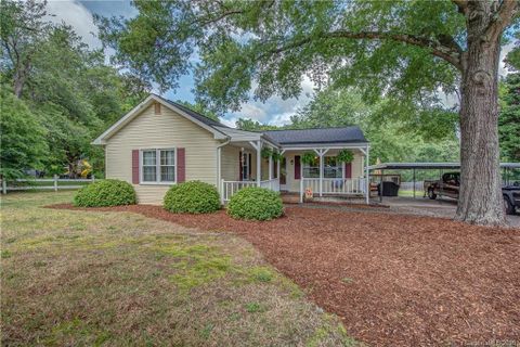 2409 Crestview Street sold home in Crestview, Gastonia, NC