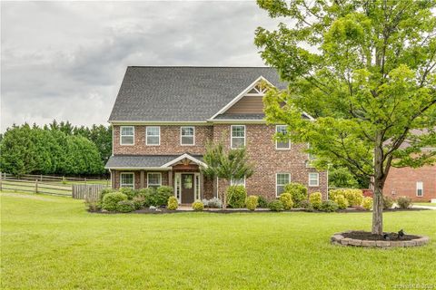 13725 Thompson Place Drive sold home in Beckingham, Mint Hill, NC