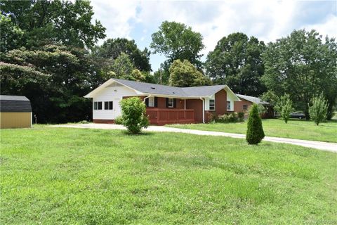 2201 Birchcrest Drive