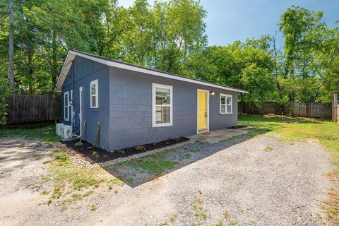 3 Crest Avenue sold home in Lincoln Park Extension, Asheville, NC