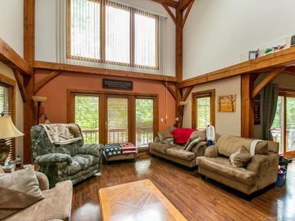 2 Majestic Trace sold home in Pinnacle Mountain View, Hendersonville, NC