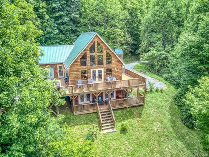 657 Split Pine Cove sold home in Split Pine Estates, Clyde, NC
