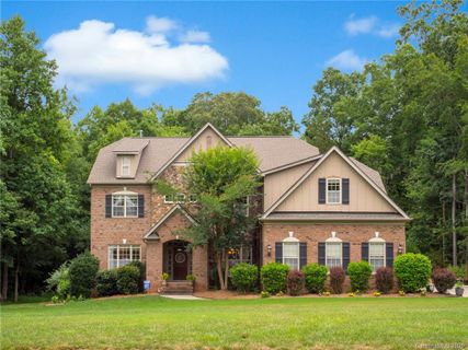 1137 Waynewood Drive