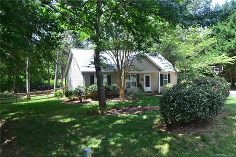 3225 Winding Trail