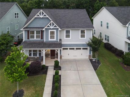 2201 Bluebell Way