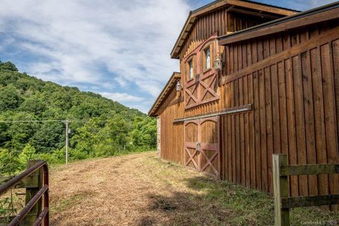 1976 Laurel Valley Road sold home in Trillium Glen, Mars Hill, NC