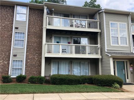 1649 Arlyn Circle