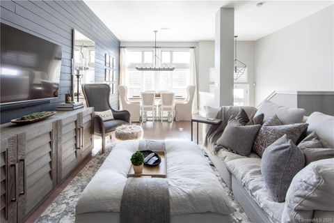 Previously sold for $660,000