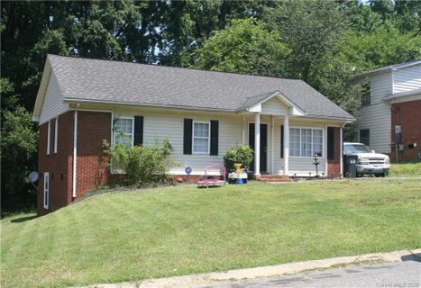 804 Thera Drive sold home in Sugar Creek, Charlotte, NC