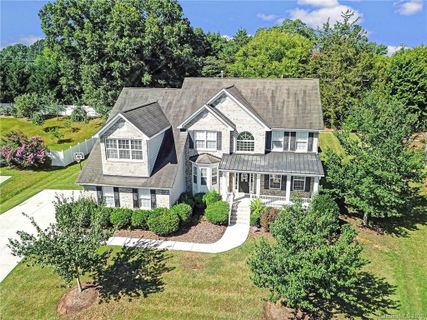 2124 Chickasaw Loop