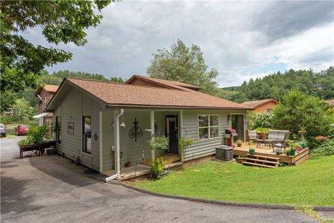 87 Willow Way sold home in Willow Lake, Hendersonville, NC