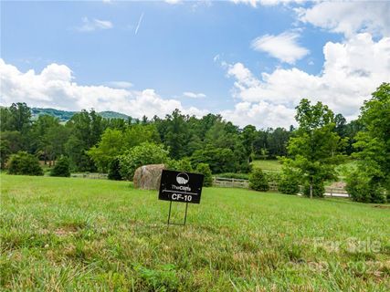 31 Walnut Valley Parkway 10