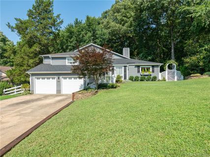 8124 Rittenhouse Circle