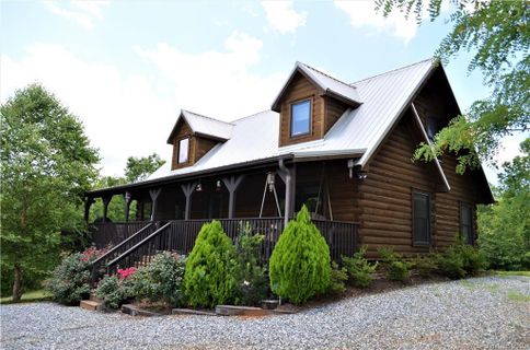 208 Loblolly Lane sold home in Ridgeview at Lake Lure, Mill Spring, NC
