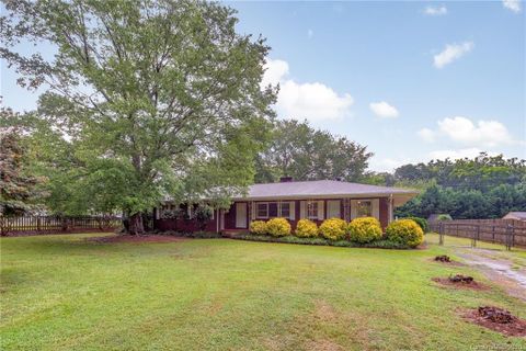 1620 Forest Lake Drive sold home in Forest Lakes, Rock Hill, SC