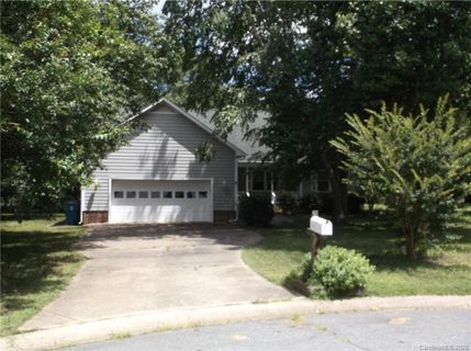 8221 Laurel Oak Court