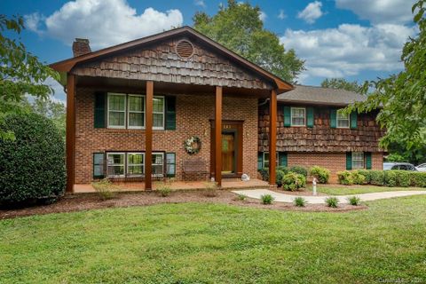 161 Honeysuckle Drive