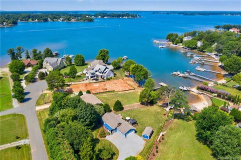 21223 Lakeview Circle
