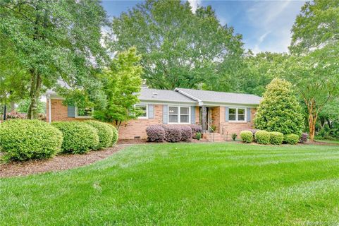 317 Greenbriar Drive sold home in Brookfield, Matthews, NC