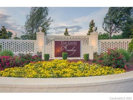 913 Giacomo Drive