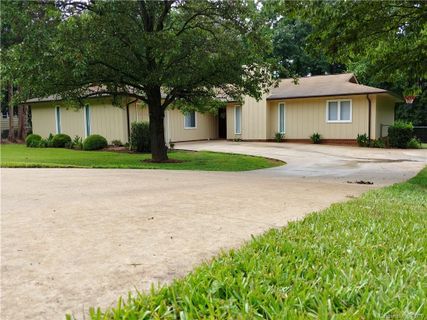 2480 Rocky Ford Road