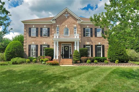 1201 Waynewood Drive