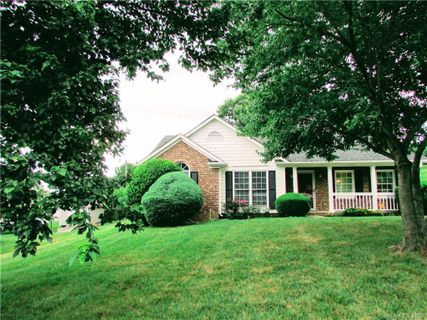 10915 Faringford Court sold home in Hampton Glen, Charlotte, NC