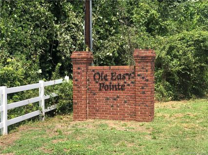 153 Ole East Pointe Drive