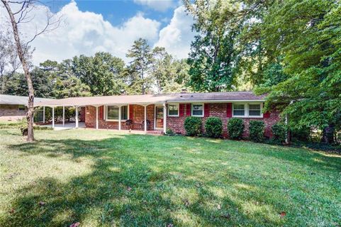 7611 Rolling Hill Road