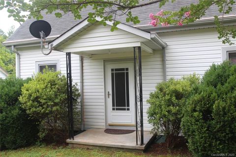 202 Catawba Avenue sold home in Pacific Mills, Hickory, NC