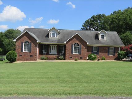 124 Chickasaw Drive