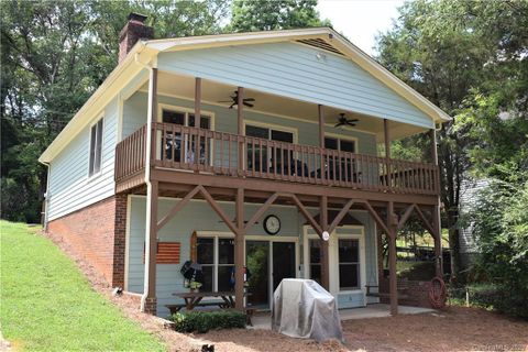 3496 Pinehaven Drive