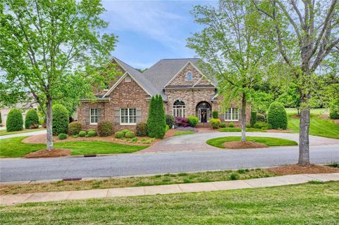 192 Orchard Park Drive sold home in Bermuda Run, Advance, NC