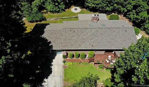 160 School House Road