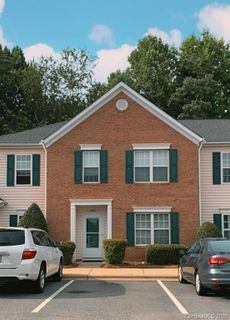 7485 Pilot Cove Court sold home in Bluffs at Waterside Crossing, Denver, NC