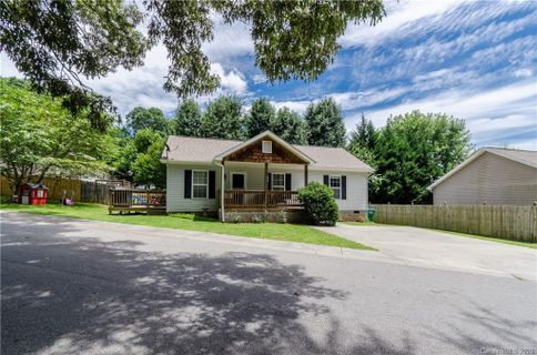 134 W Newberry Drive