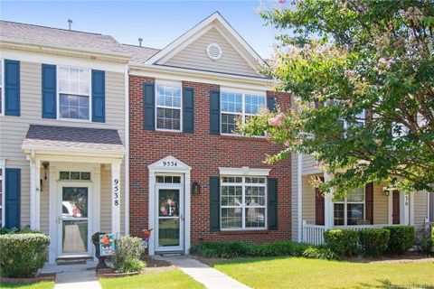 9534 Inglenook Lane sold home in Village Of Rosedale, Huntersville, NC