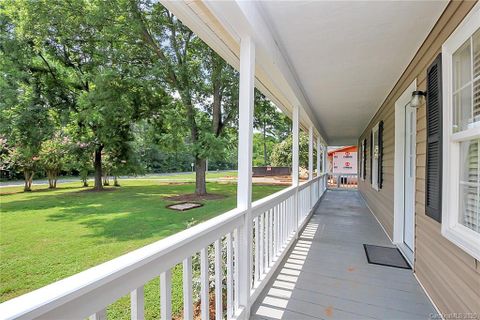 306 Chuckwood Road