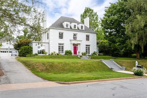 8 Griffing Boulevard