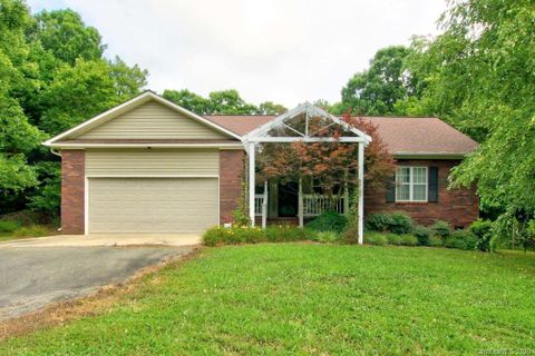 6710 Dellwood Drive sold home in Quail Meadows, Kannapolis, NC